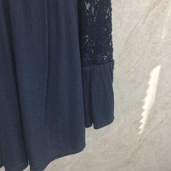 Mudd Blue Summer Cotton Blend Lace Top with Bell Sleeves Women's Size L - Picture 12 of 15